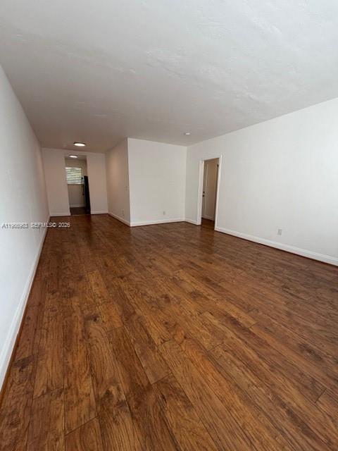 Foto del edificio - 9300 E Bay Harbor Dr