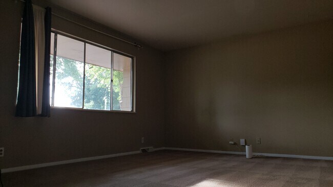 Foto del edificio - 1400 Brentwood Dr