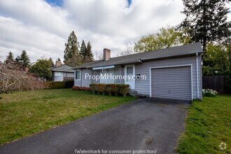 Building Photo - 200 SW 137th Ave