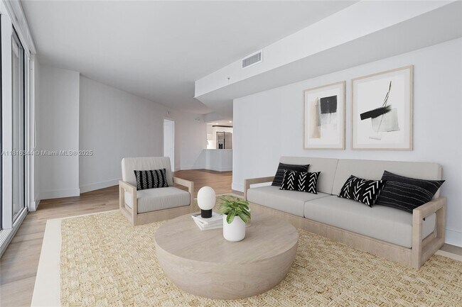 Building Photo - 555 NE 34th St