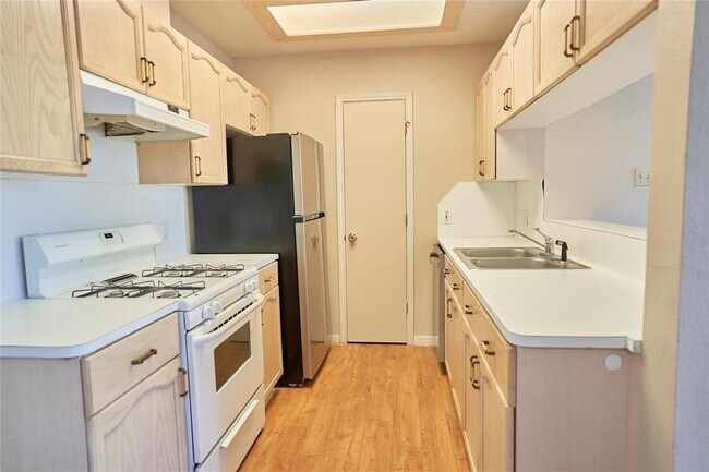Foto del edificio - 508 Gregory Ct