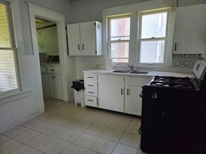 Building Photo - 1523 10th Ave