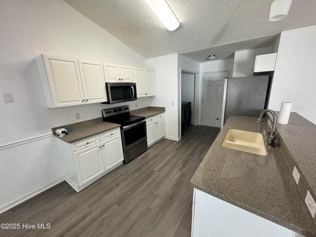 Foto del edificio - 103 Jasmine Ln