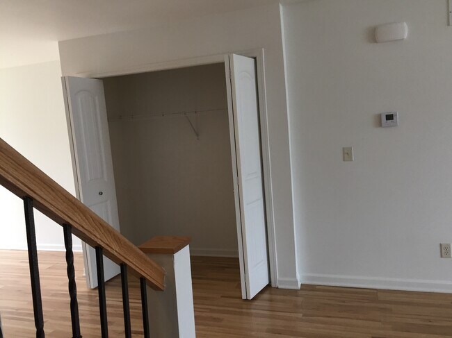 Foto del edificio - 1123 Ridge Creek Cir
