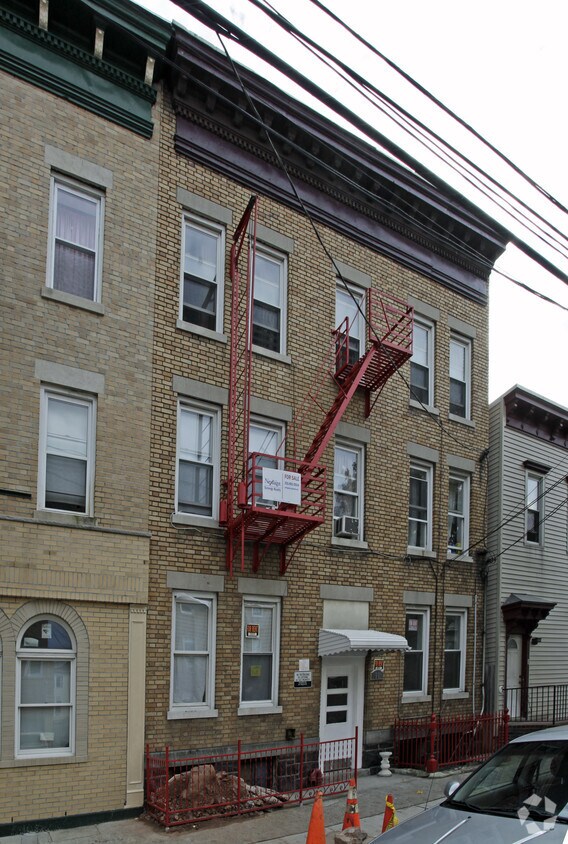 Building Photo - 54 Wright Ave