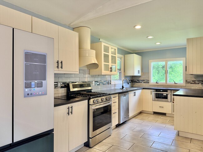 Foto del edificio - 135 Pembroke Rd SW
