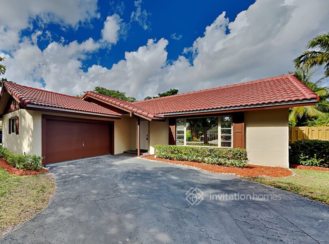 Primary Photo - 10257 NW 31st St