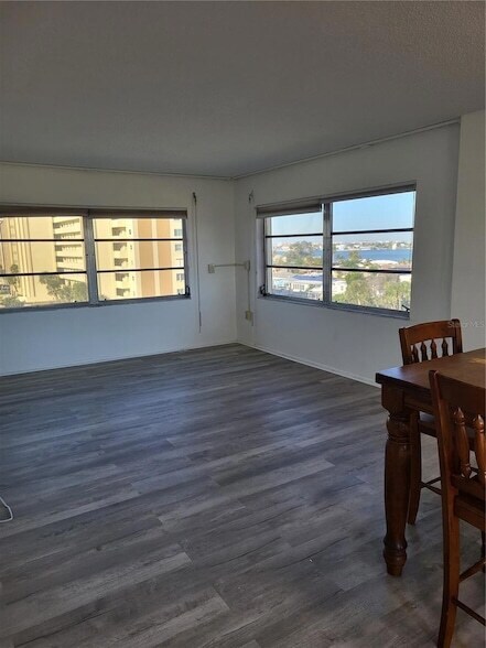 Foto del edificio - 4650 Cove Cir