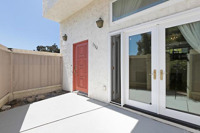 Building Photo - 3984 La Jolla Village Dr