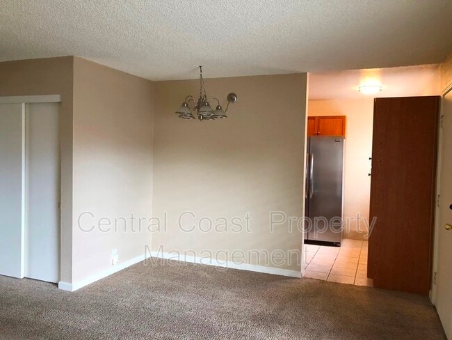 Building Photo - 500 Glenwood Cir