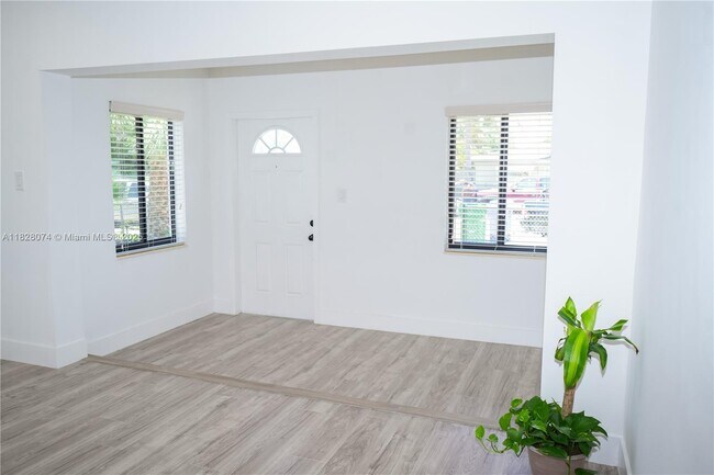 Foto del edificio - 2411 NW 9th St