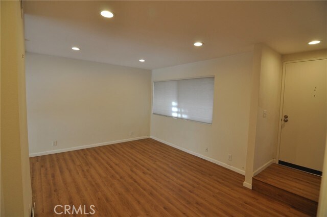 Building Photo - 1131 W Badillo St