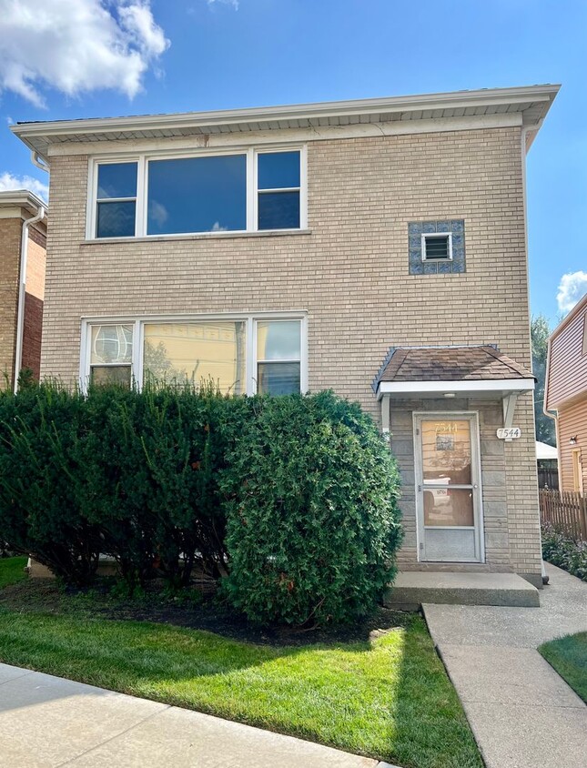 Foto principal - 7544 Brown Ave