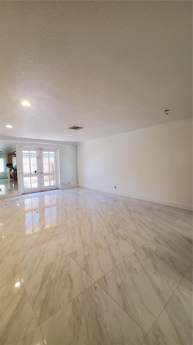 Foto del edificio - 2638 Taylor St