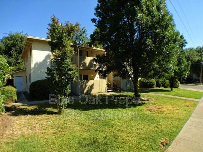 Building Photo - 346 Hickory St