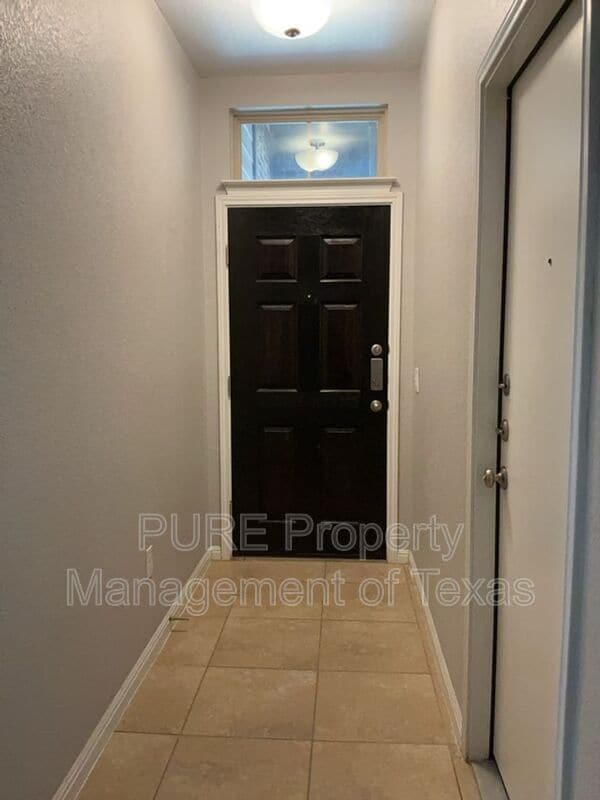 Building Photo - 729 Schefer St