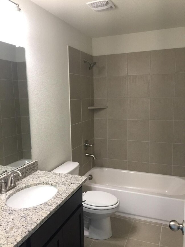 Foto del edificio - Beautifully maintained 3-bedroom, 2.5-bath residence