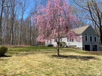 Building Photo - 437 Green Hill Rd