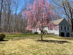 Building Photo - 437 Green Hill Rd