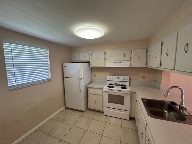 Building Photo - 7173 Orange Dr