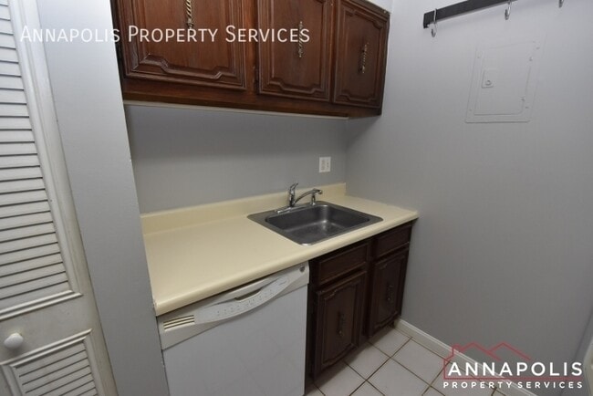 Building Photo - 17 Silverwood Cir