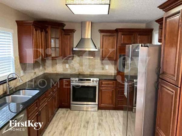 Foto del edificio - 207 Willowbay Ridge St