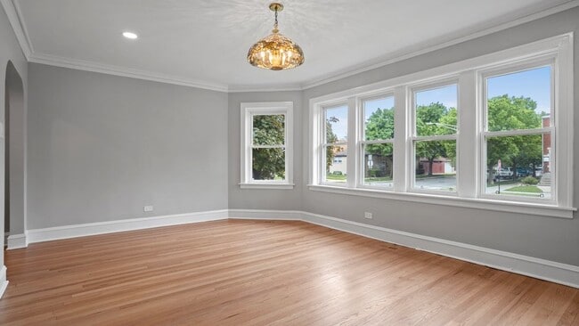 Foto del edificio - 5900 W Roscoe St