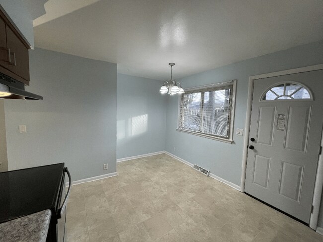 Foto del edificio - 1025 Mayfair Dr