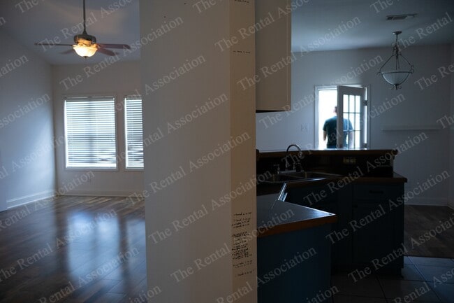 Foto del edificio - 2206 Desiree St