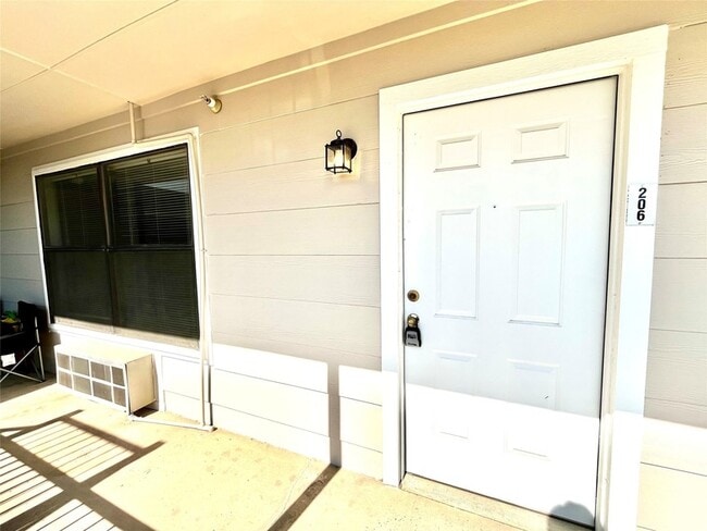 Photo - 701 W Sycamore St Apartment