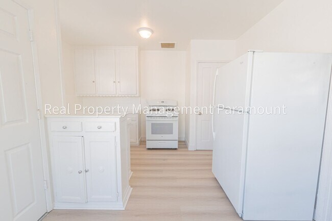 Foto del edificio - 2570 W 11th St