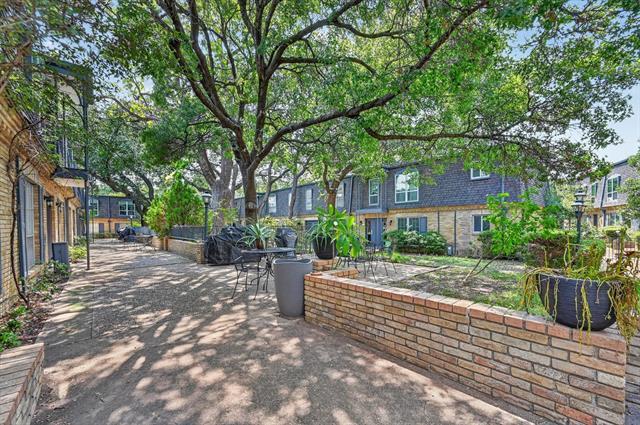Foto del edificio - 5033 Cedar Springs Rd