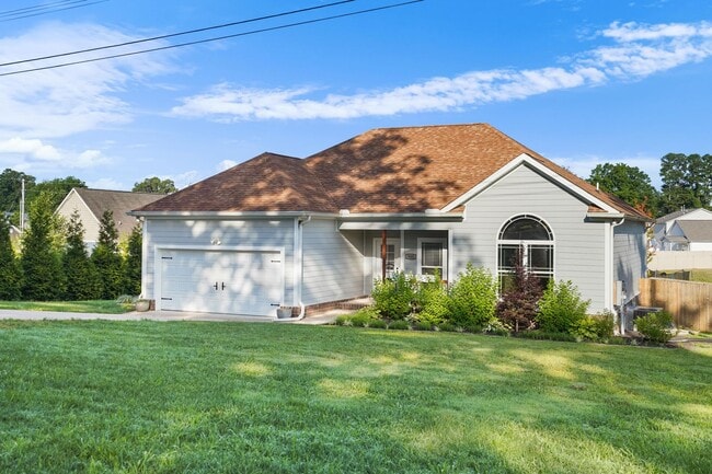 Building Photo - 905 Taylor Circle, Burns, TN 37029