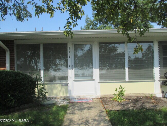 Foto del edificio - 363B Chesterfield Ct