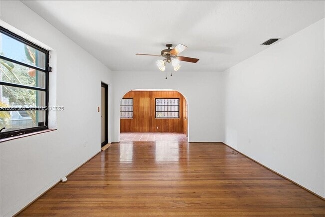 Building Photo - 2550 Trapp Ave