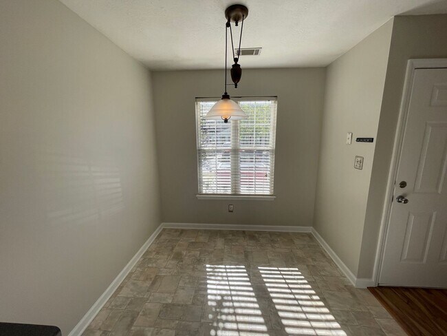 Foto del edificio - 2 Bedroom END UNIT Townhome in Columbia County