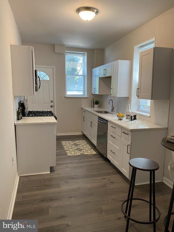 Foto del edificio - 1705 W 8th St