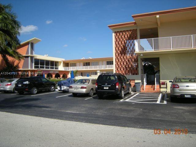Foto del edificio - 26 Diplomat Pkwy