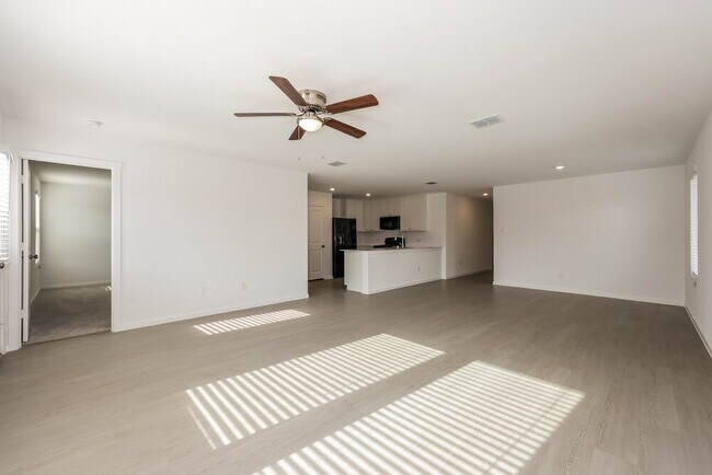 Foto del edificio - 103 Wild Rose Dr