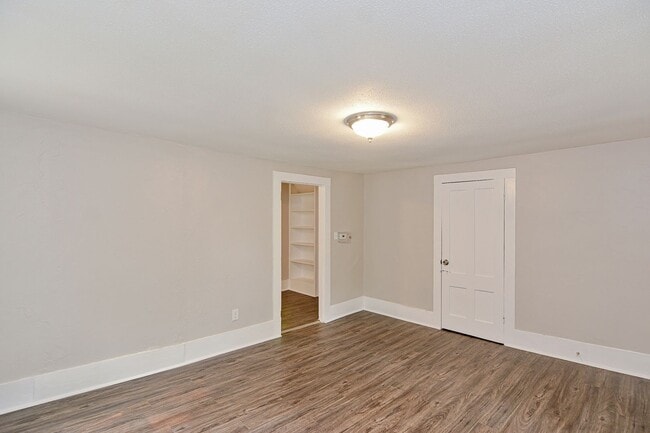 Building Photo - 97 Groton St