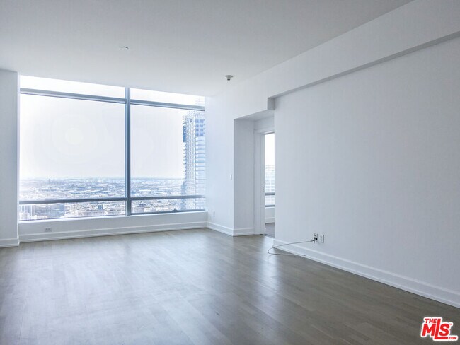 Foto del edificio - 900 W Olympic Blvd