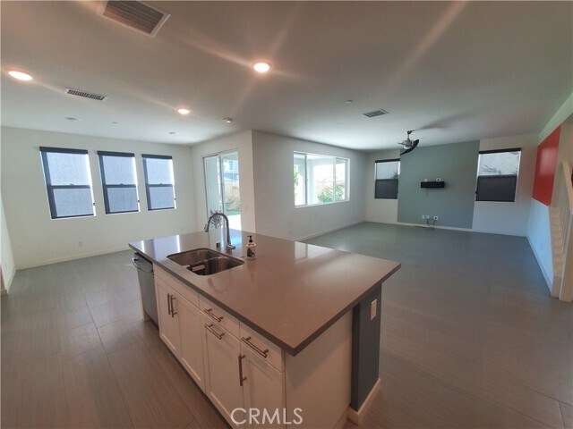 Foto del edificio - 2578 E Mabel Ln