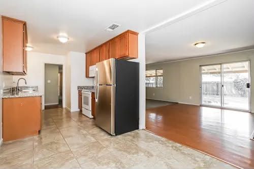 Foto del edificio - 7740 Aptos Cir