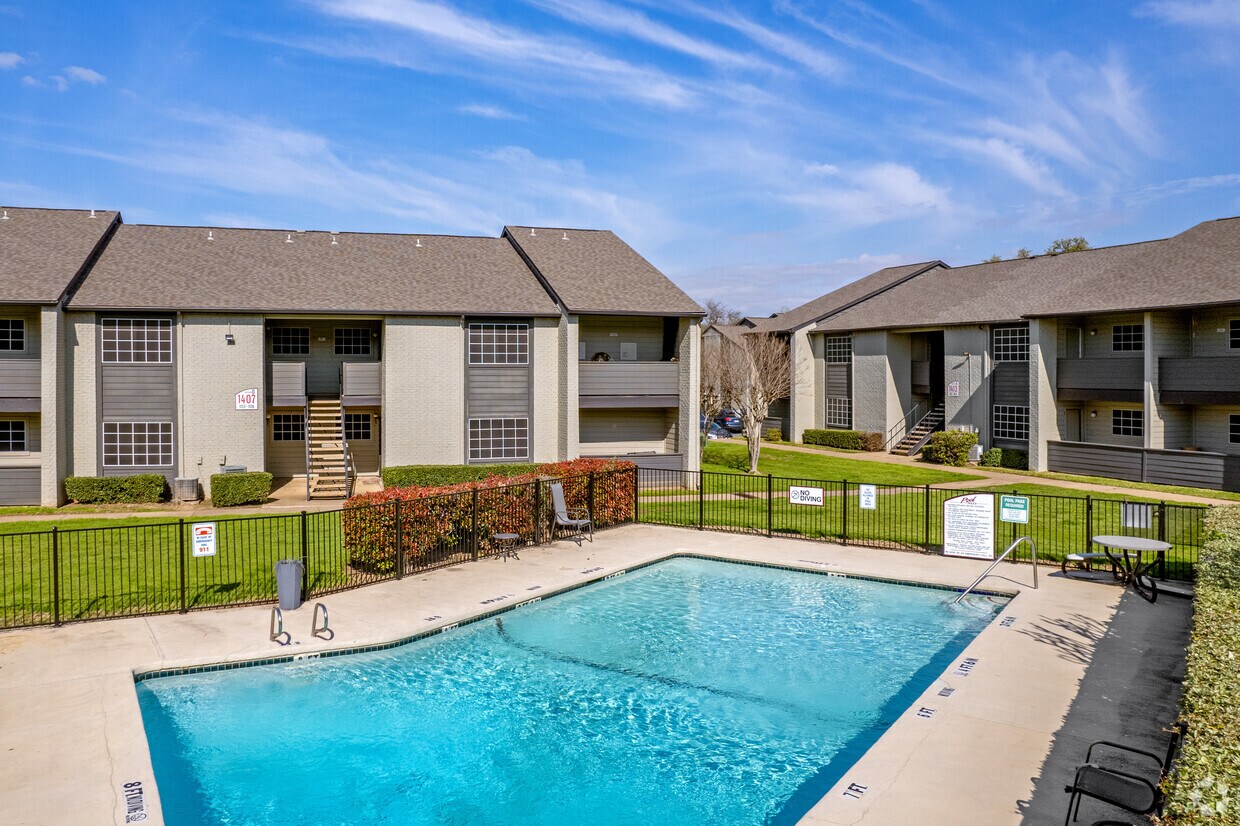 The Courts Of Bedford Apartments in Bedford, TX