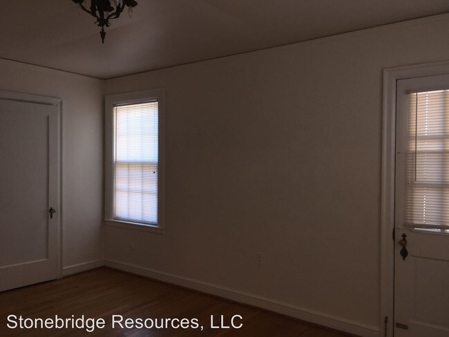 Building Photo - 601-603 Simpson St