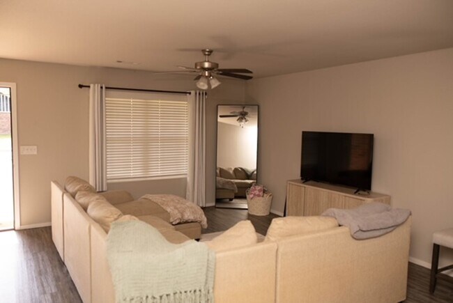 Foto del edificio - 1324 Morningside Dr