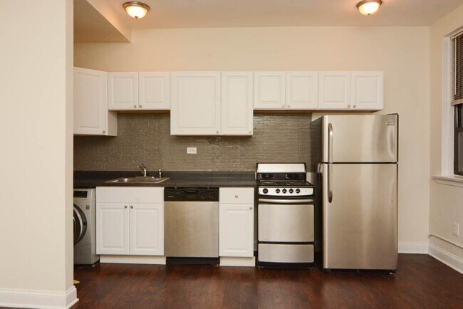 Foto del edificio - 3350 N Marshfield Ave