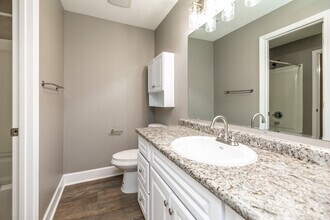 2BR, 1.5BA - Sun Room Large/1,070 SF - Regency Woods