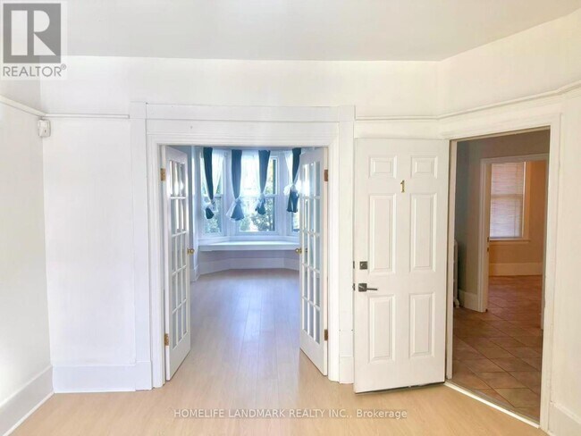 Photo du bâtiment - 246 Euclid Ave