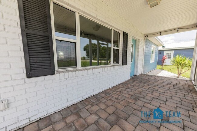 Foto del edificio - 1540 S Lake Howard Dr